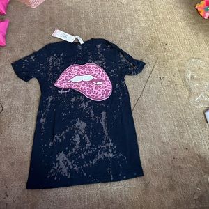 bleach lips shirt!